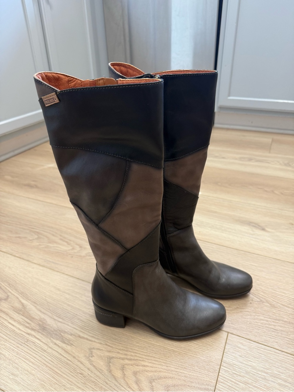 Pikolinos Málaga (model W6W-9841C1), a knee-high women's leather boot size 5